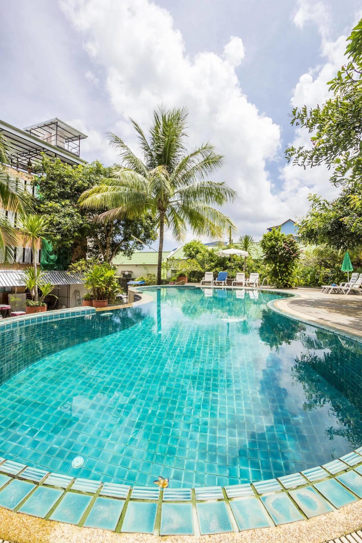 Baan Lukkan Patong Resort Пхукет Екстер'єр фото